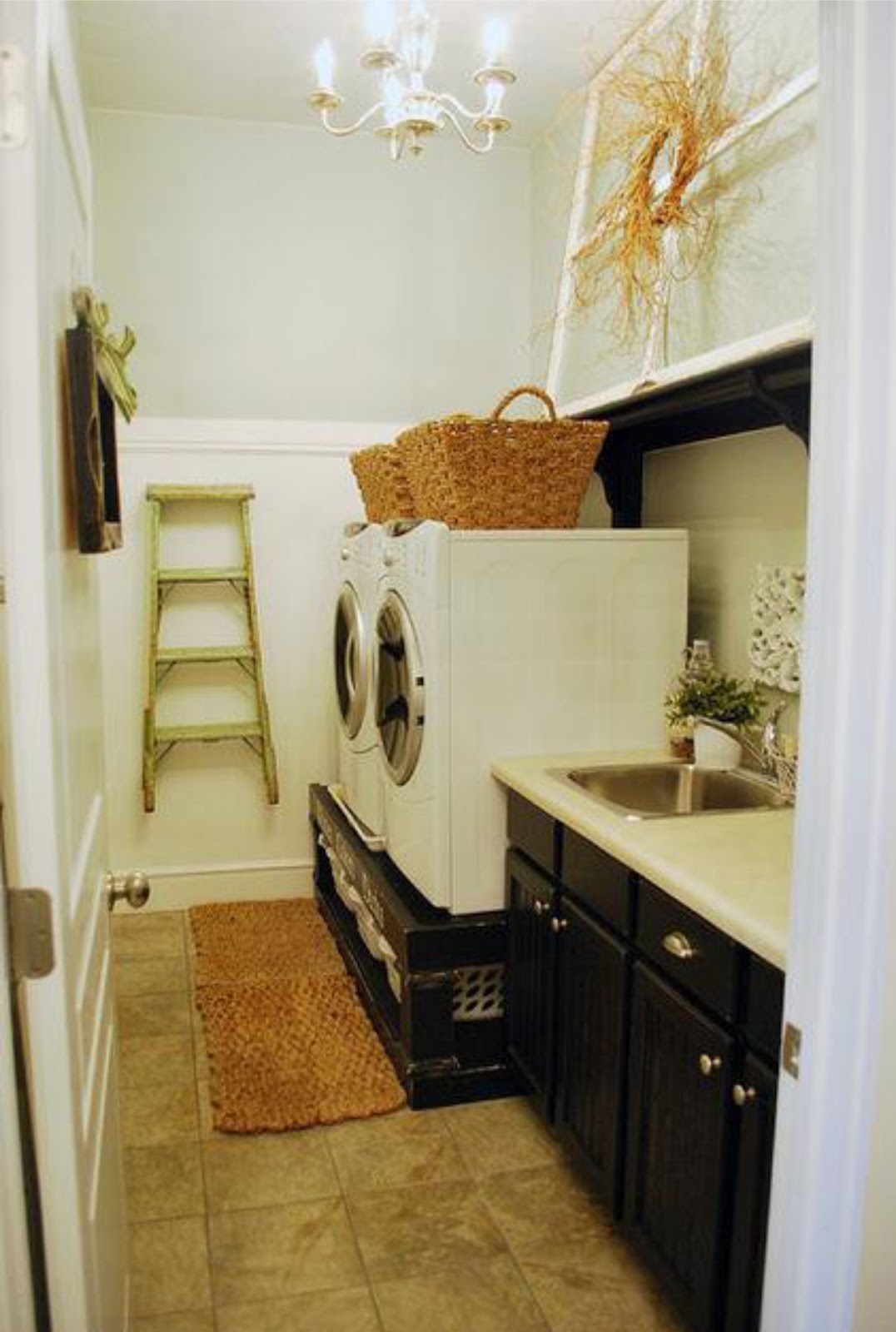 Simplifying Remodeling Designer's Touch 10 Tidy Laundry Rooms