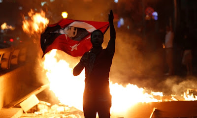 Ο «Σουλεϊμάν ο Μεγαλοπρεπής» εξηγεί γιατί η Τουρκία φλέγεται