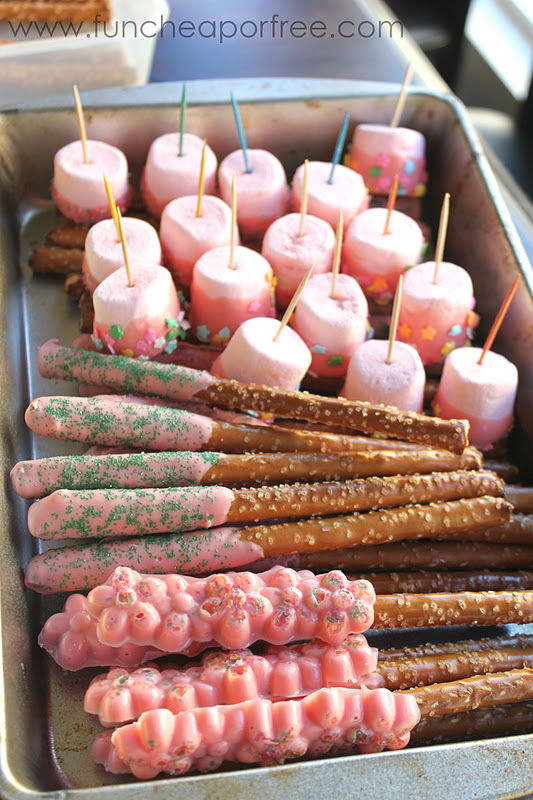 Fancy Dipped Pretzel Rods, perfect holiday treats! Fun Cheap or Free