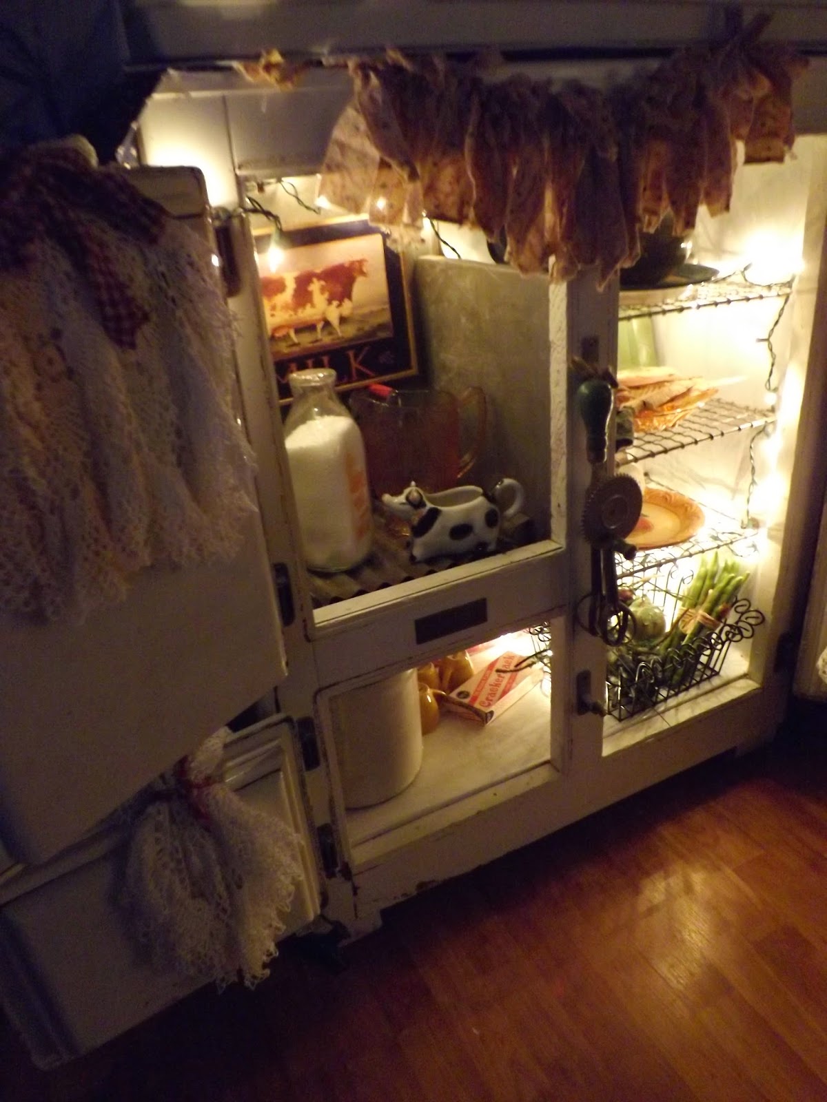 I HAVE DECORATED MY LATE ! 1800's ICE BOX