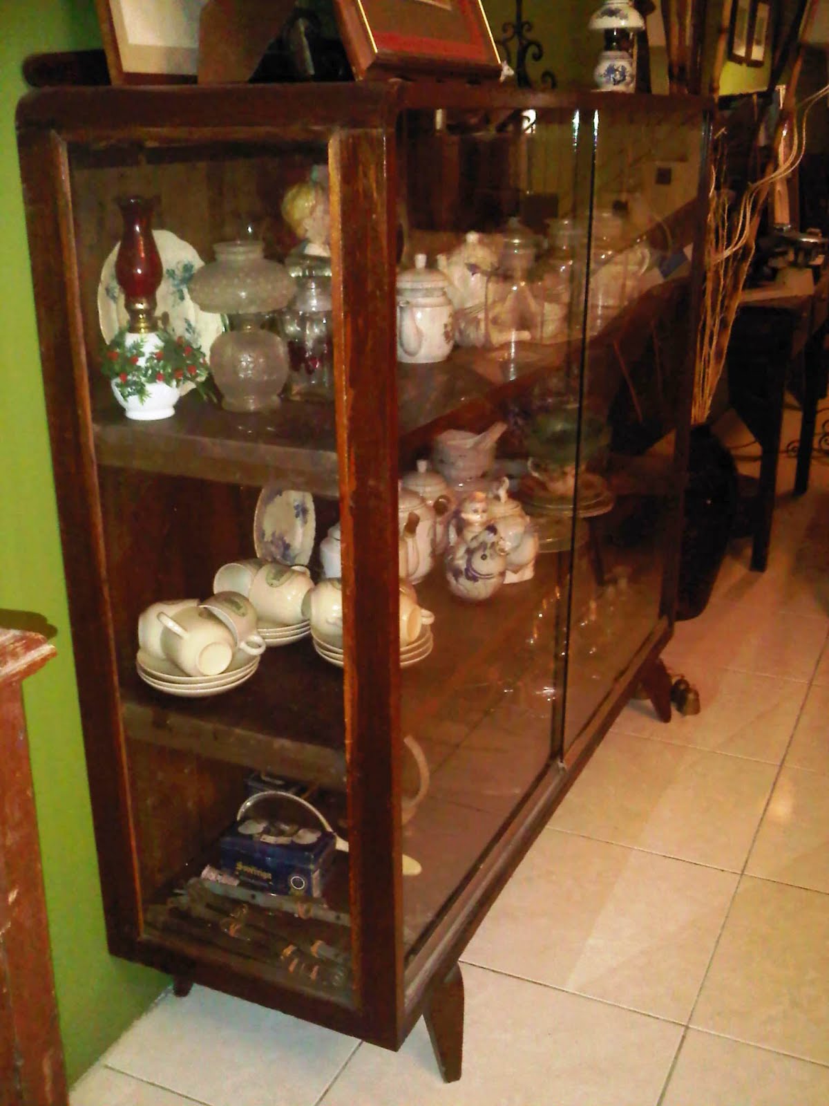 anythingantiques Large Vintage Display For Sale
