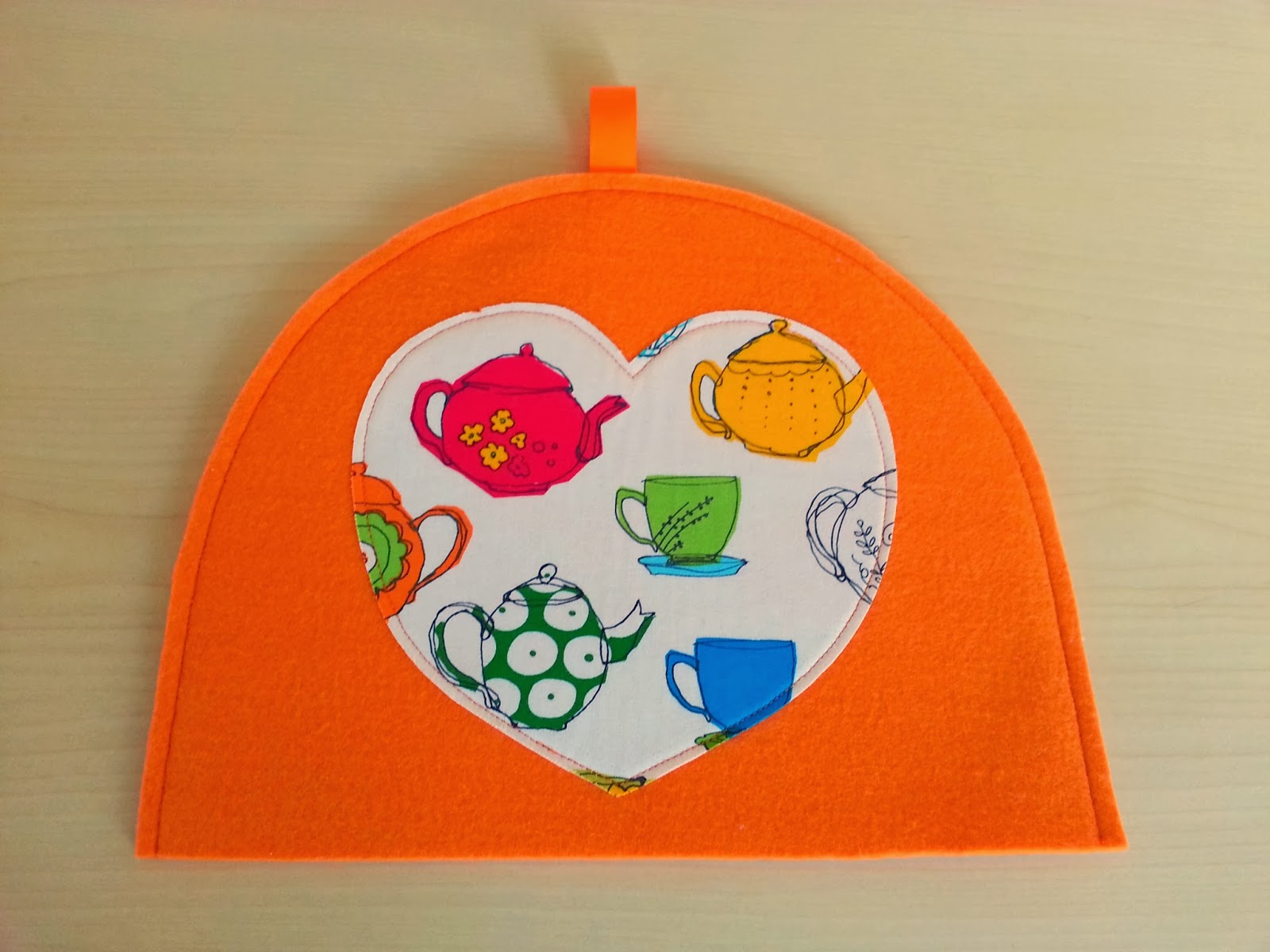 Ella & Nesta's Little Room Cosy Tea Set Twin Teapot and Mug Cosy
