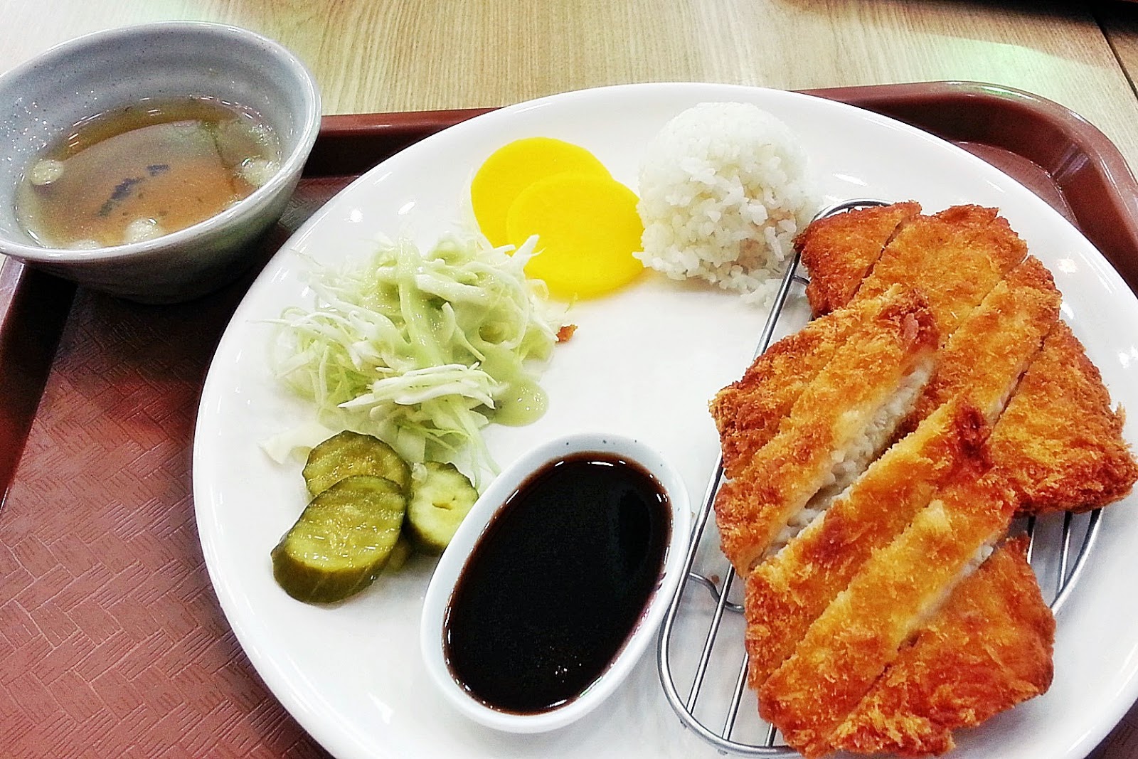 Fish katsu, rice ball, salad, cucumber and radish pickles and dipping sauce Muju Ski Resort - Zephyr coffee 제퍼커피 | meheartseoul.blogspot.com