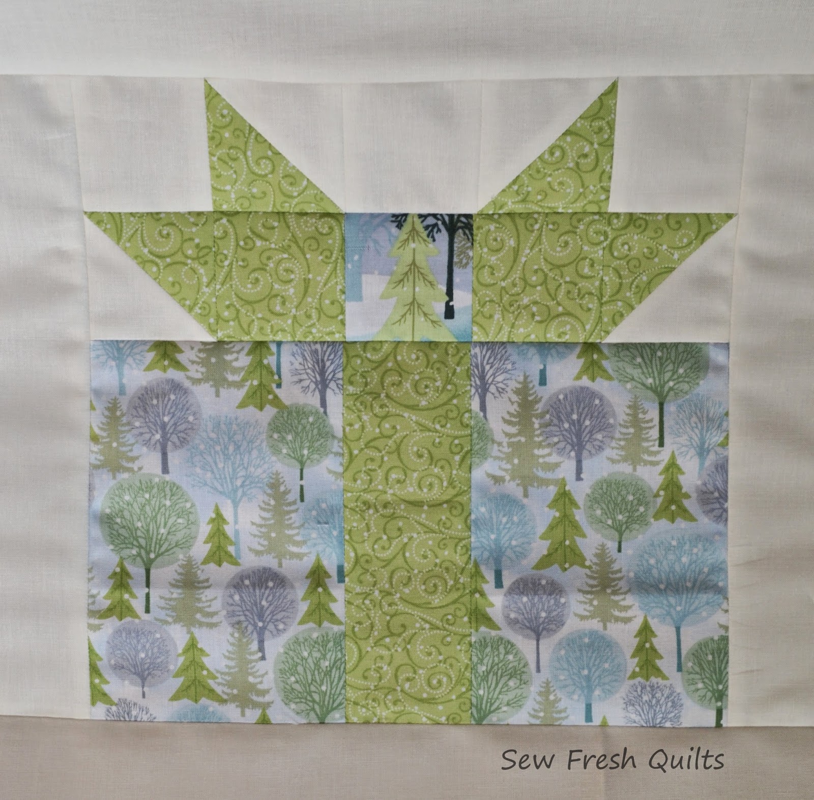 Sew Fresh Quilts BoxesNBows Christmas Table Runners