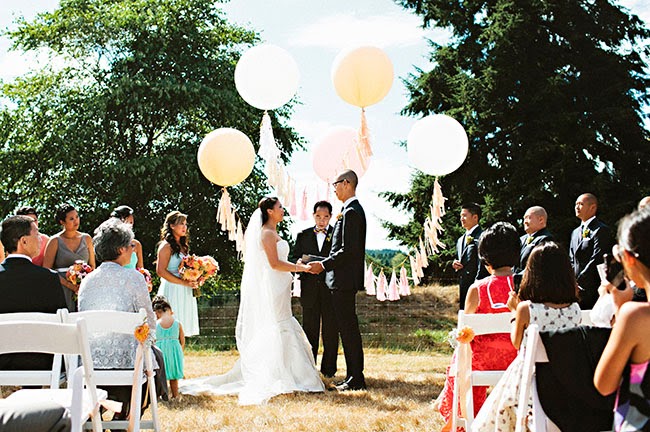 te atreves a decorar tu boda con globos gigantes? - ▷ blog de bodas