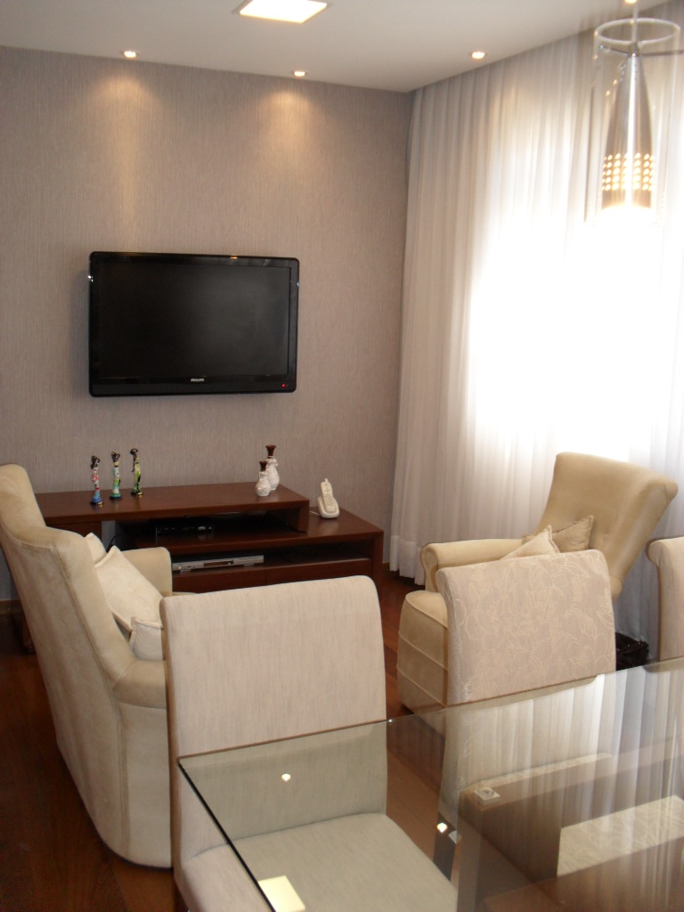 Iluminacao Para Sala De Estar E Tv ~ um painel de gesso e revestimos com um papel de parede neutro e Iluminacao Para Sala De Estar E Tv ~ um painel de gesso e revestimos com um papel de parede neutro e