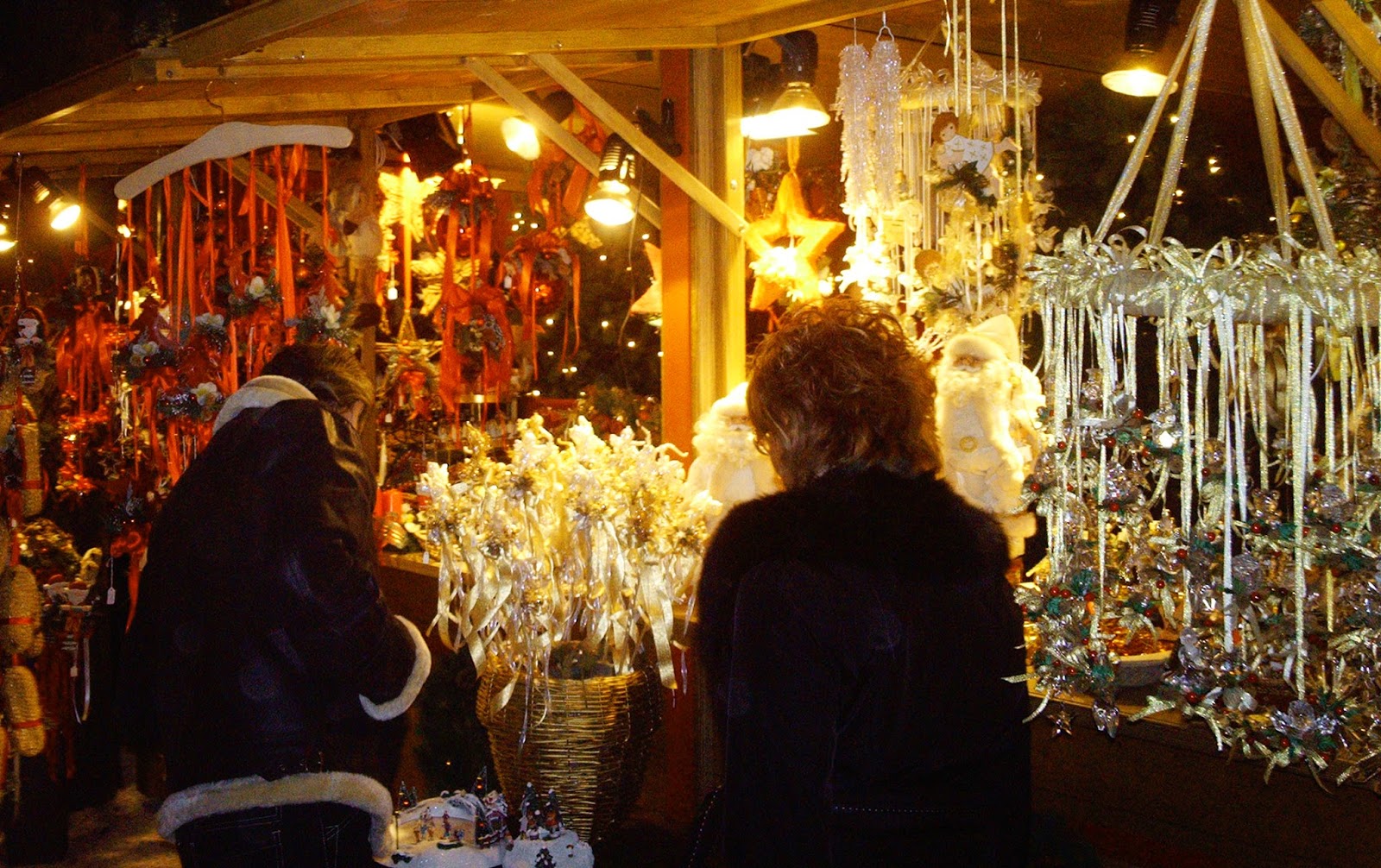 so get out there and buy yourself some traditional handmade spanish products or christmas decorations treat yourself to the most delicious spanish sweets - Spanish Christmas Decorations so get out there and buy yourself some traditional handmade spanish products or christmas decorations treat yourself to the most delicious spanish sweets - Spanish Christmas Decorations