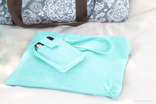 Pack the perfect picnic with totes and accessories from Thirty One!