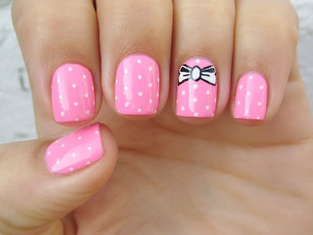 breast cancer awareness nail art