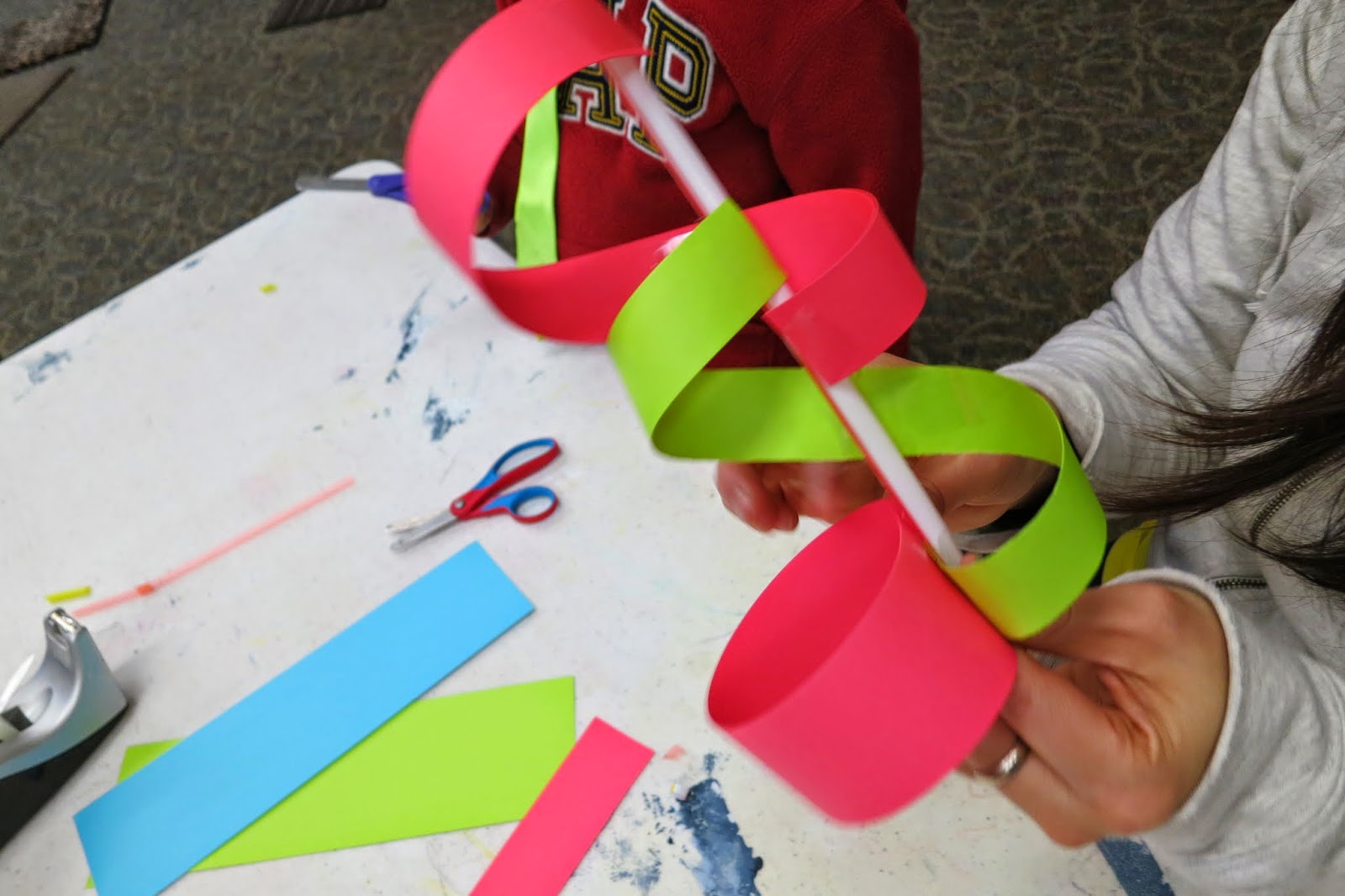 WonderWorks Straw Flyers library makers