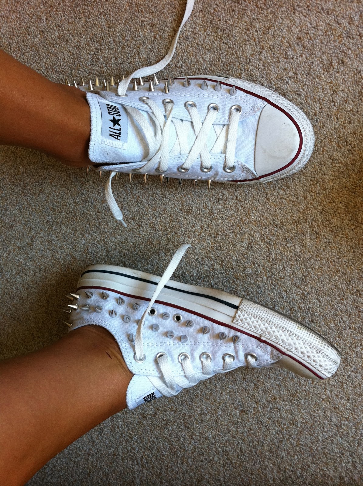 converse blanche avec clou converse blanche avec clou