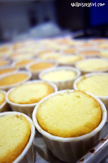 After 13 minutes, it's done! Our vanilla cupcakes! After 13 minutes, it's done! Our vanilla cupcakes!