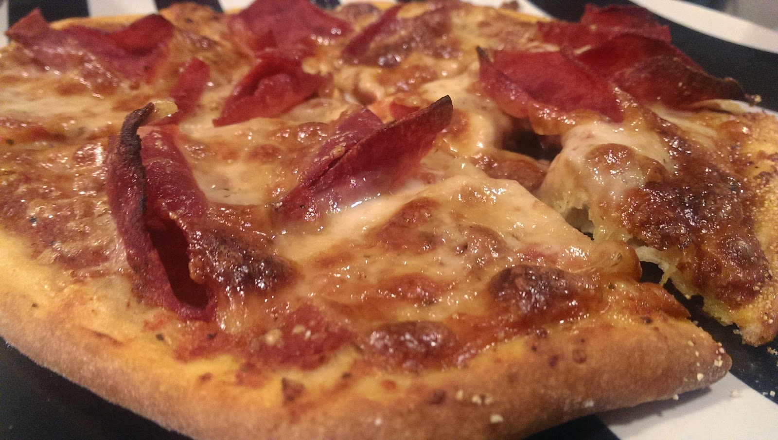 Asya�dan Yasatan Yemekler Ev Yapımı Pizza (Dikkat! Dünya�nın en iyi