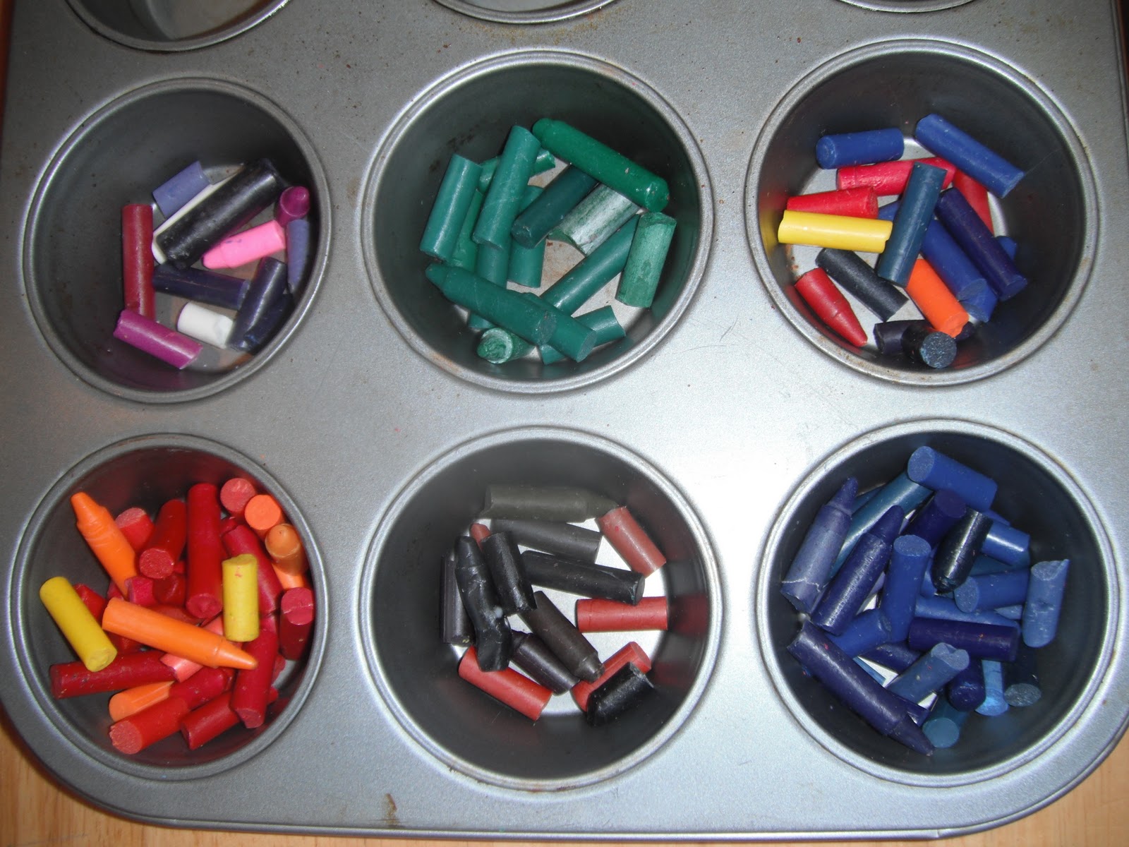 PARTY Make crayons out of broken crayons Easy, Fun and Ecofriendly