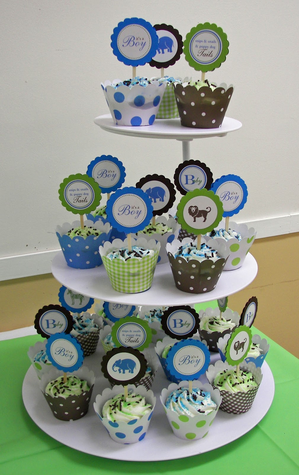 Musings of a Crafty Mom: Cooking With Cricut Challenge: Cake, Cupcake