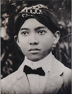 foto gambar presiden ir. soekarno (sukarno) waktu sekolah di HBS Surabaya
