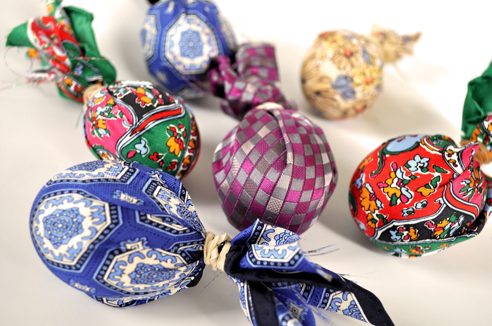 Attic Lace SilkDyed Eggs