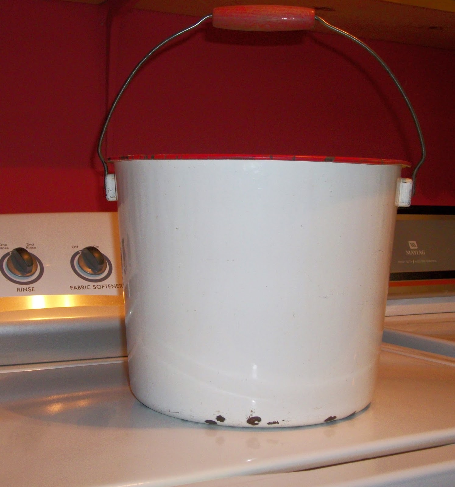 Henny Penny Lane Slop Jar / Slop Bucket