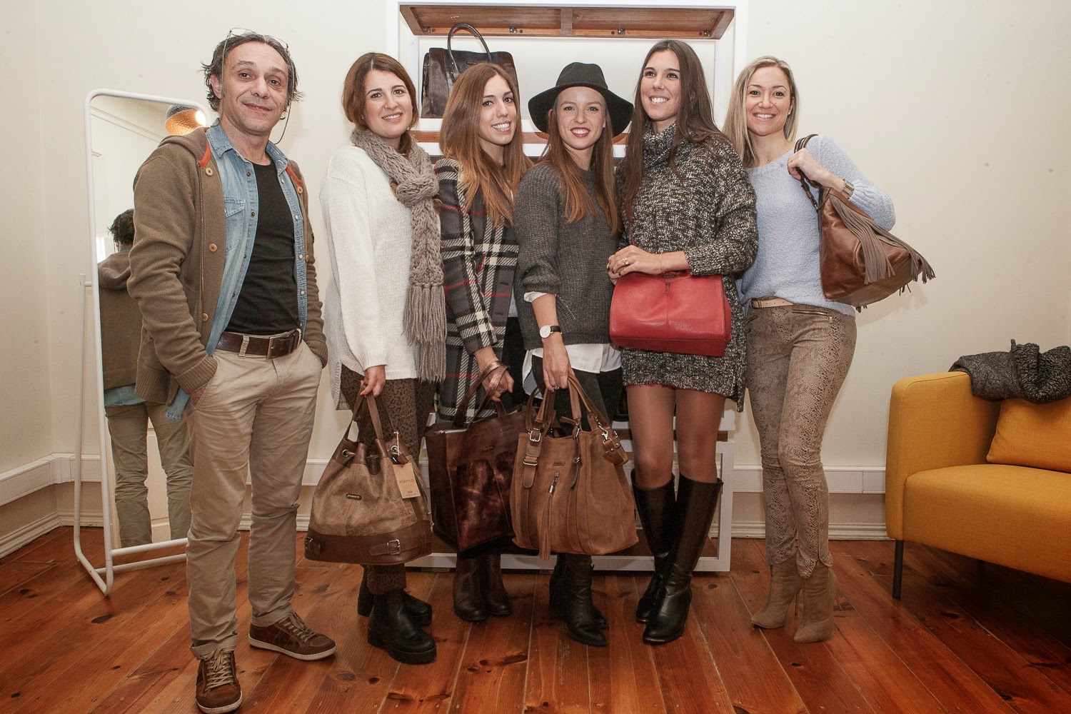 A Elenco aposta na qualidade e criatividade. Fui contactada por esta marca portuguesa para criar uma mala personalizada com a assinatura do blog: Elenco by Style Statement. Blogs de Moda. Evento Elenco by. Cláudia Nascimento. Fashion. Outono/Inverno.