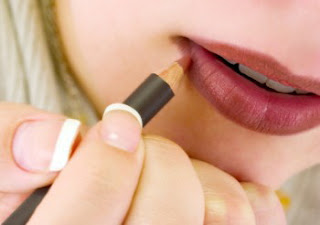 How to apply Lipstick and Lip Liners? How to apply Lipstick and Lip Liners?