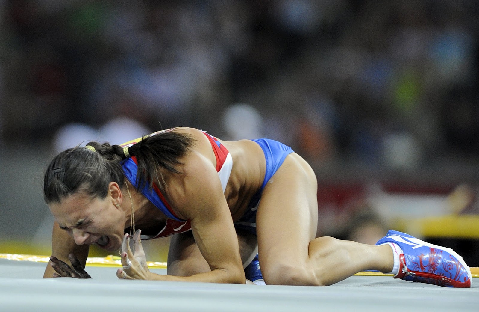 http://4.bp.blogspot.com/-ikhK71_RwIg/T9IUAK9zvGI/AAAAAAAALpg/1es1a58vofg/s1600/yelena+isinbayeva+calves+(10).jpg