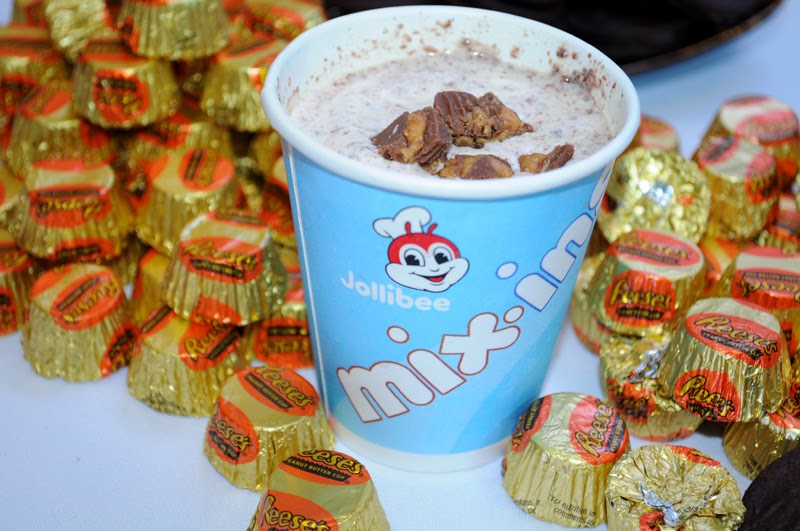 Mix 'N Shake Up your Summer with Jollibee Reese's MixIns and Cookies