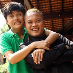 http://4.bp.blogspot.com/-imnEFvELgkI/UA0eCgU63II/AAAAAAAADwc/6B_WNuzLLlc/s1600/asis-sugianto.blogspot.com-sule+dan+rizky.jpg