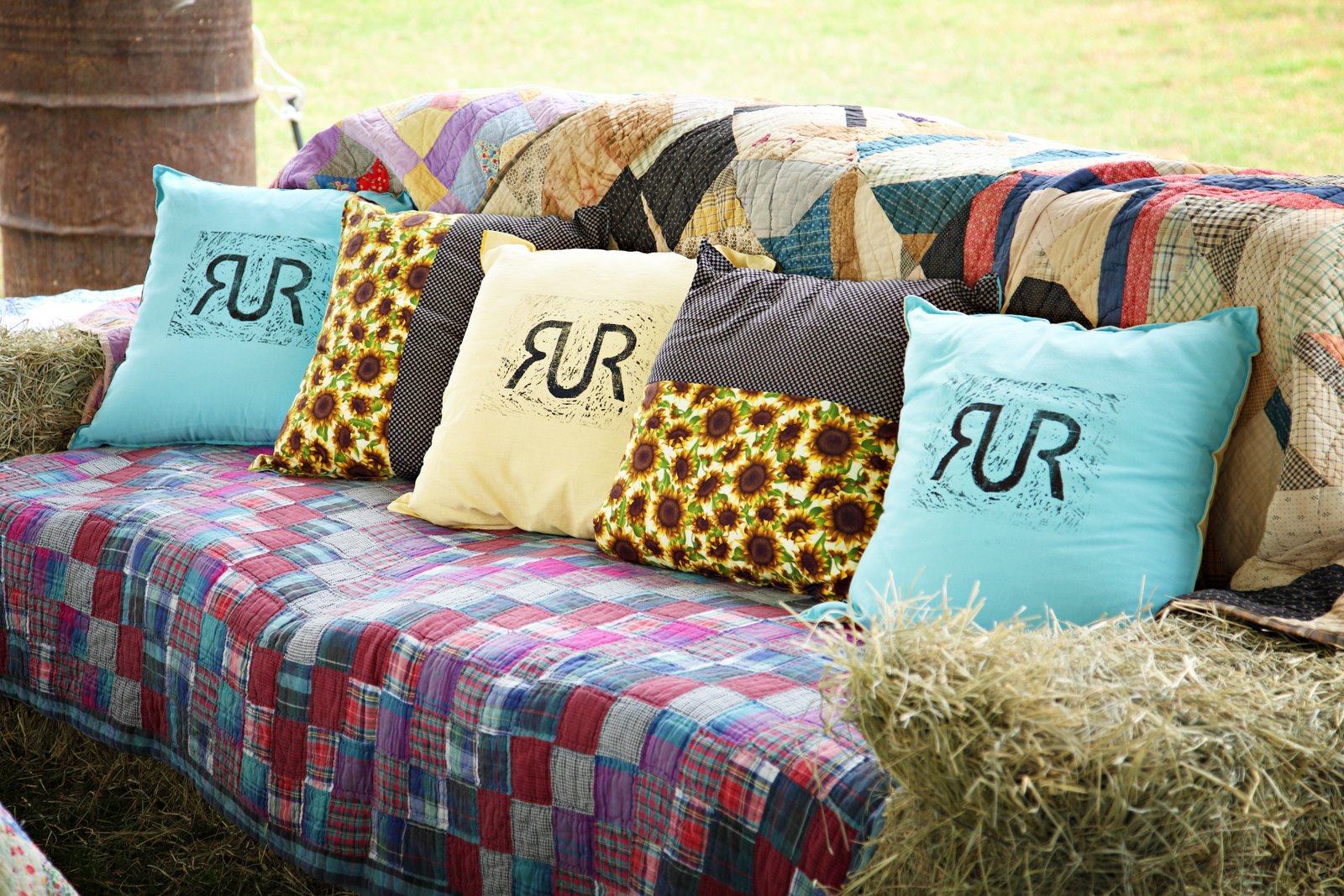 HAY BALE SOFAS HOW TO?? Weddings, Style and Decor Wedding Forums