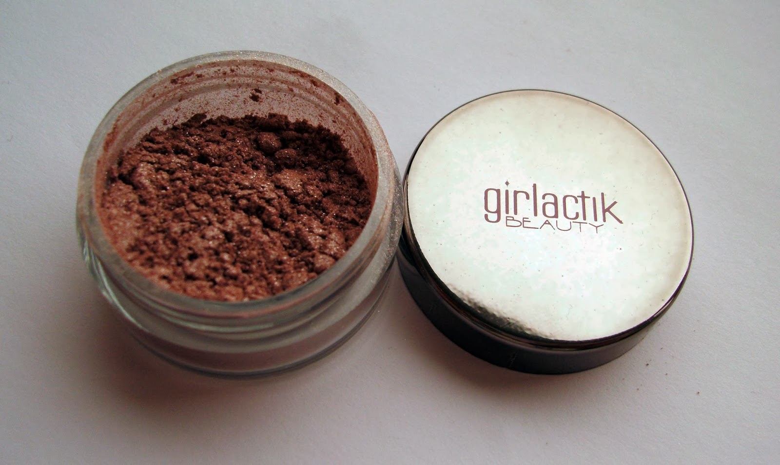 Girlactik Beauty - Glam Eye Powder Nude Glam Girlactik Beauty - Glam Eye Powder Nude Glam