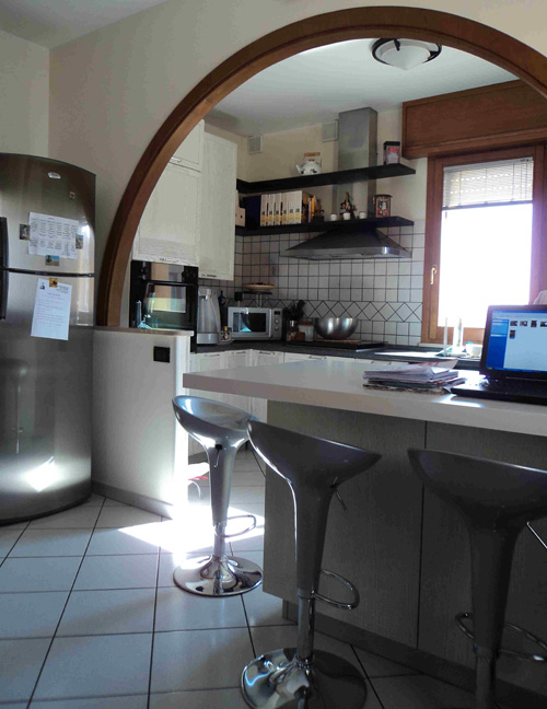 Creamaricrea: fotografa la tua casa: barbara Idee bancone cucina