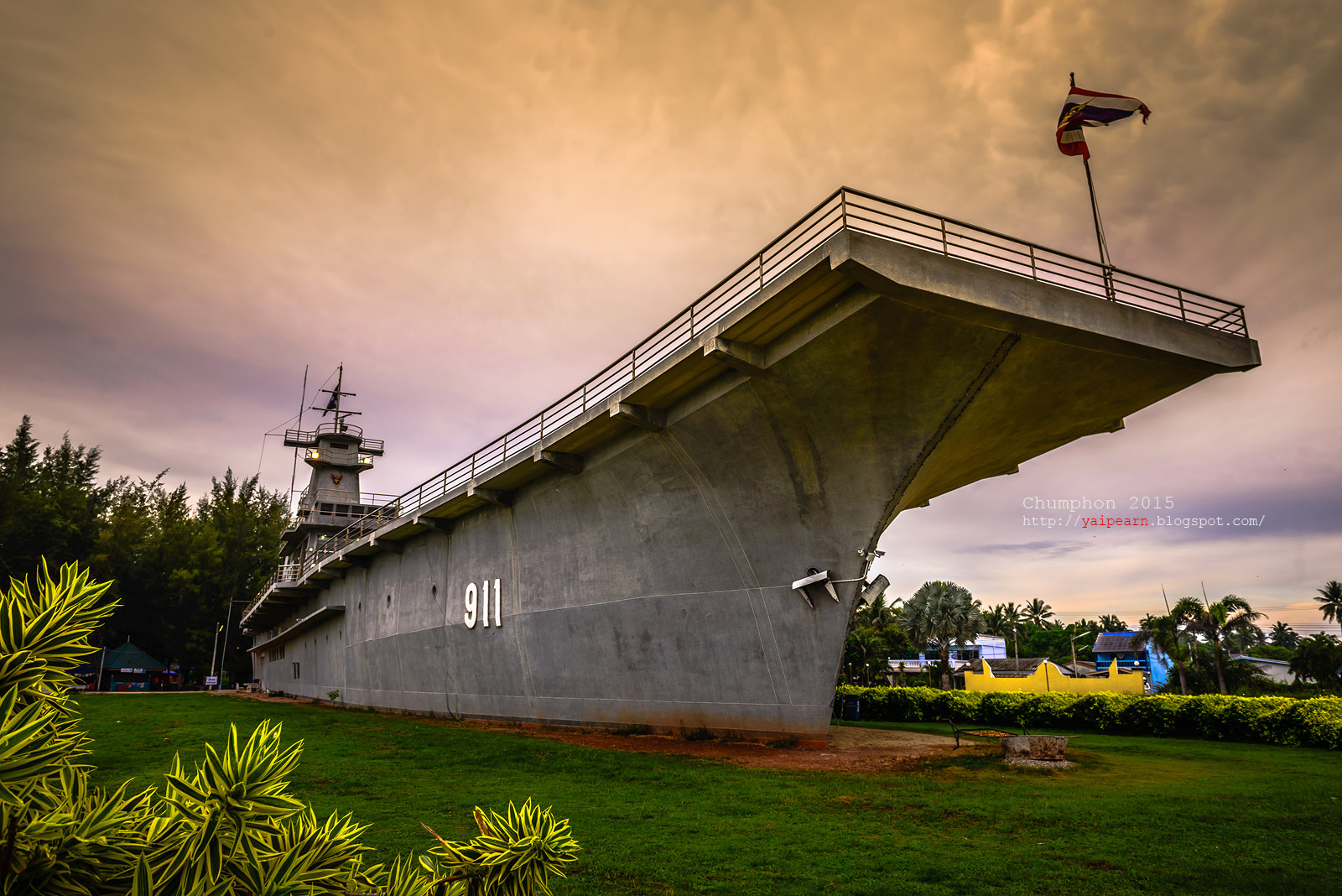 ผลการค้นหารูปภาพสำหรับ เรือรบจักรีนฤเบศร จำลอง ชุมพร