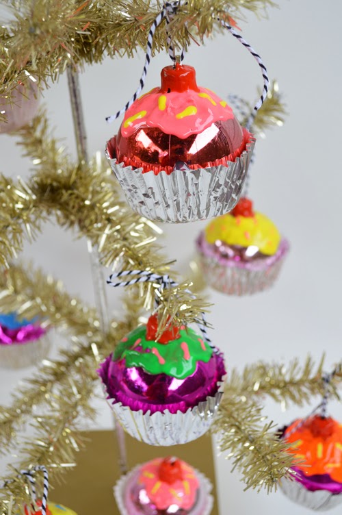 DIY Cupcake Ornaments iLoveToCreate