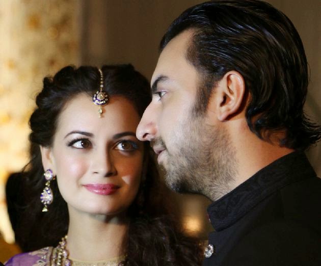 All Hd Wallpaper 2014 Dia Mirza And Sahil Sangha S Engagement Hot Hd Wallpapers Dia Mirza Hot Wedding Pics Känd från love breakups zindagi. all hd wallpaper 2014 dia mirza and sahil sangha s engagement hot hd wallpapers dia mirza hot wedding pics