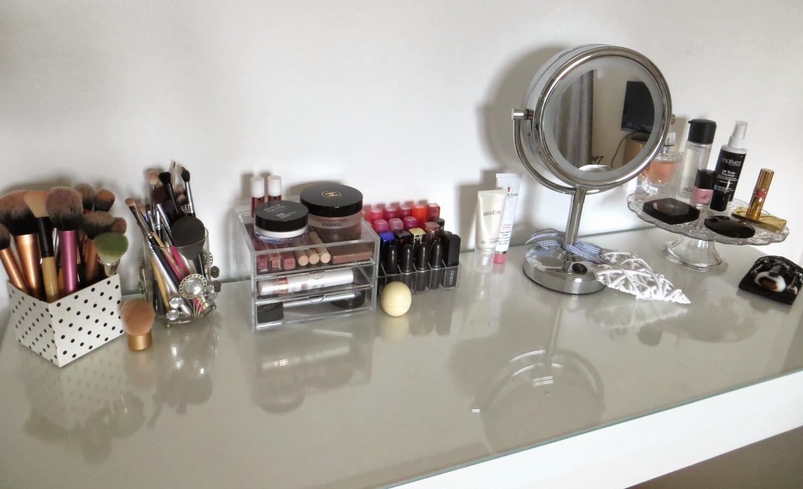 Daniella Beauty Junkie My Dressing Table Makeup Storage