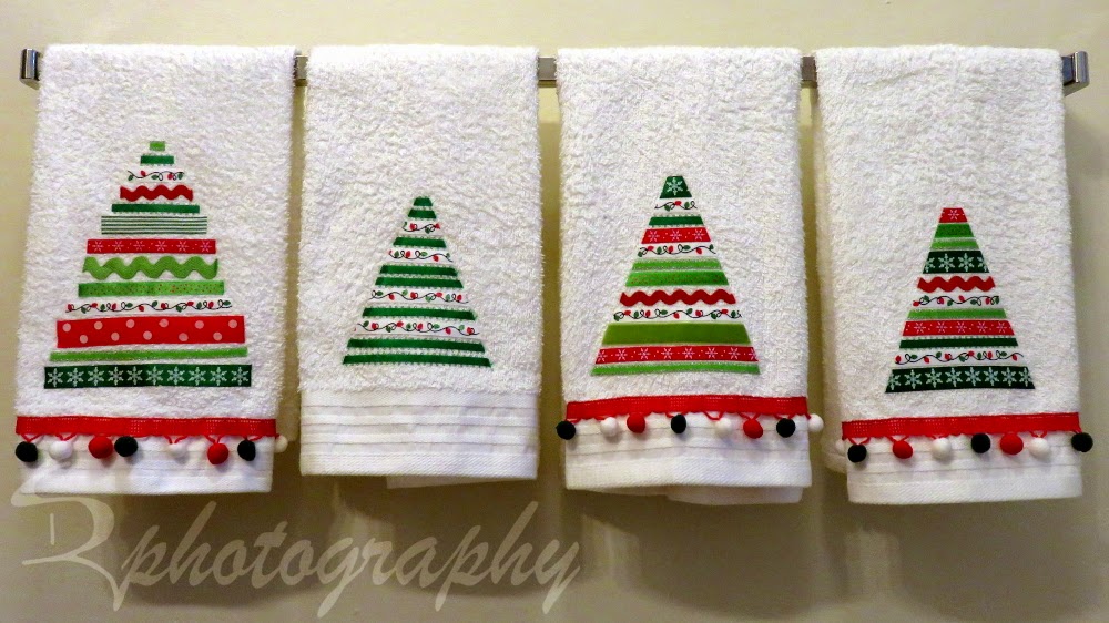 saruthdesigns Ribbon Christmas Tree Towels