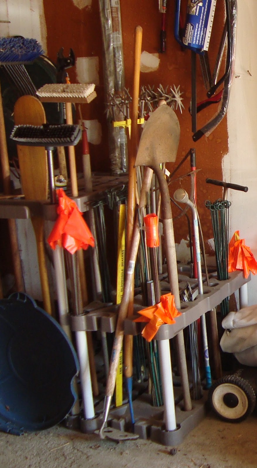 Eat That Elephant Blogspot: Organize Your Garden Tools....part 4