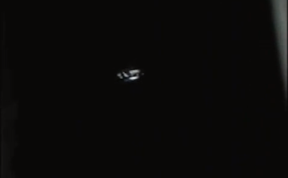 El OVNI bizarro que volaba escoltando a un avión sobre Illinois 20130106+ufopolis+ovni+ufo+avion++03