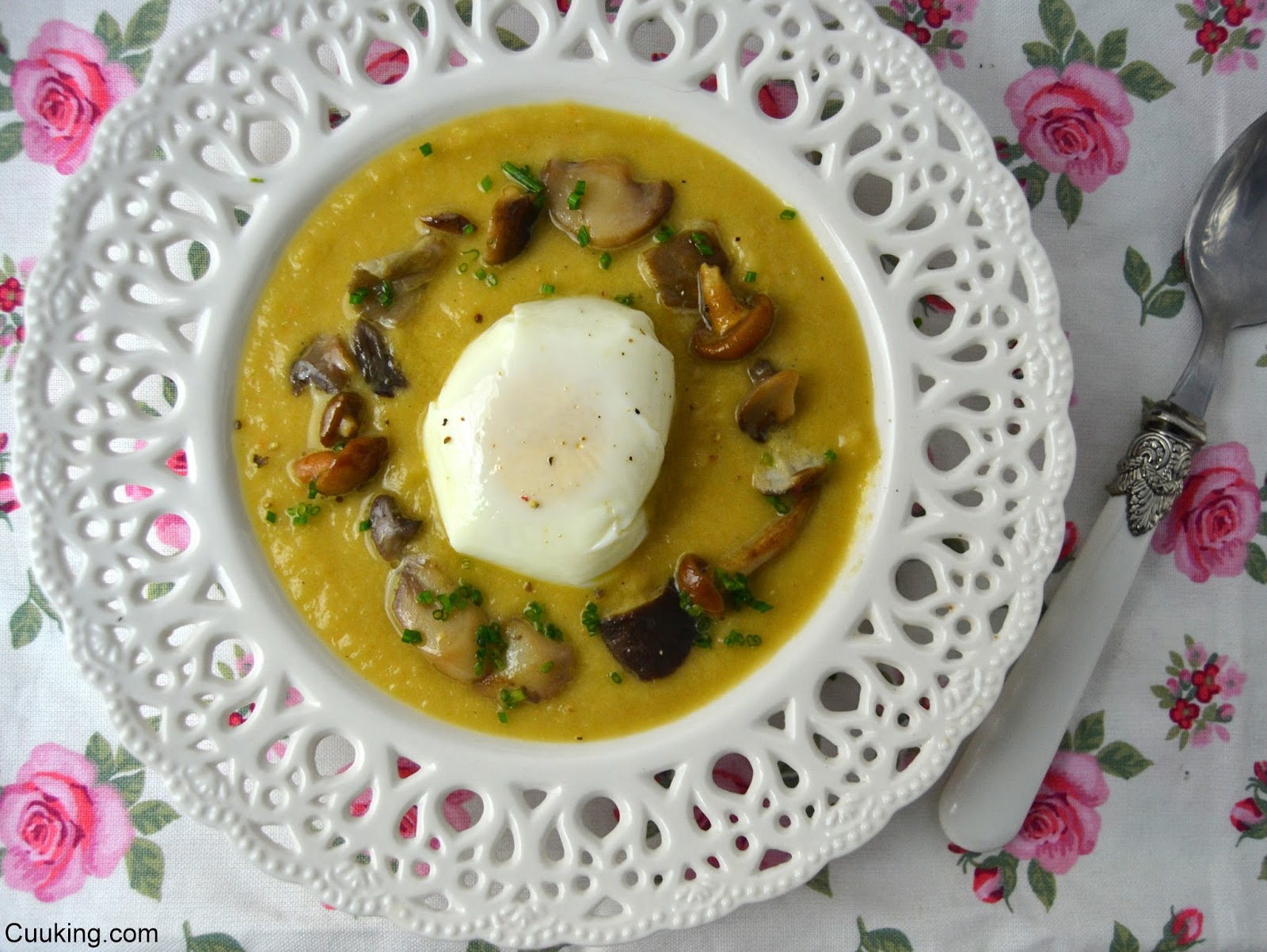 Crema De Berenjena A La Llama, Huevo Poché Y Setas
