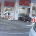 Auto rammt Tanksäule in Avtokomanda-Skopje