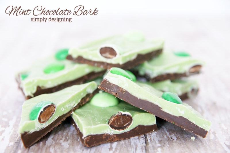 Mint Chocolate Bark | #stpatricksday #chocolate #recipe