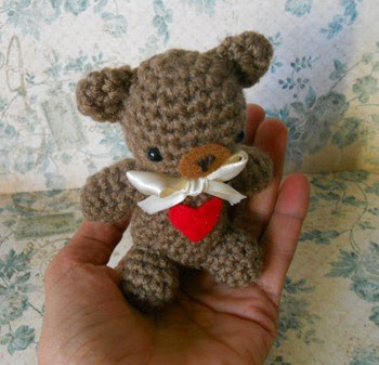 2000 Free Amigurumi Patterns: Lovely Valentine Bear ...