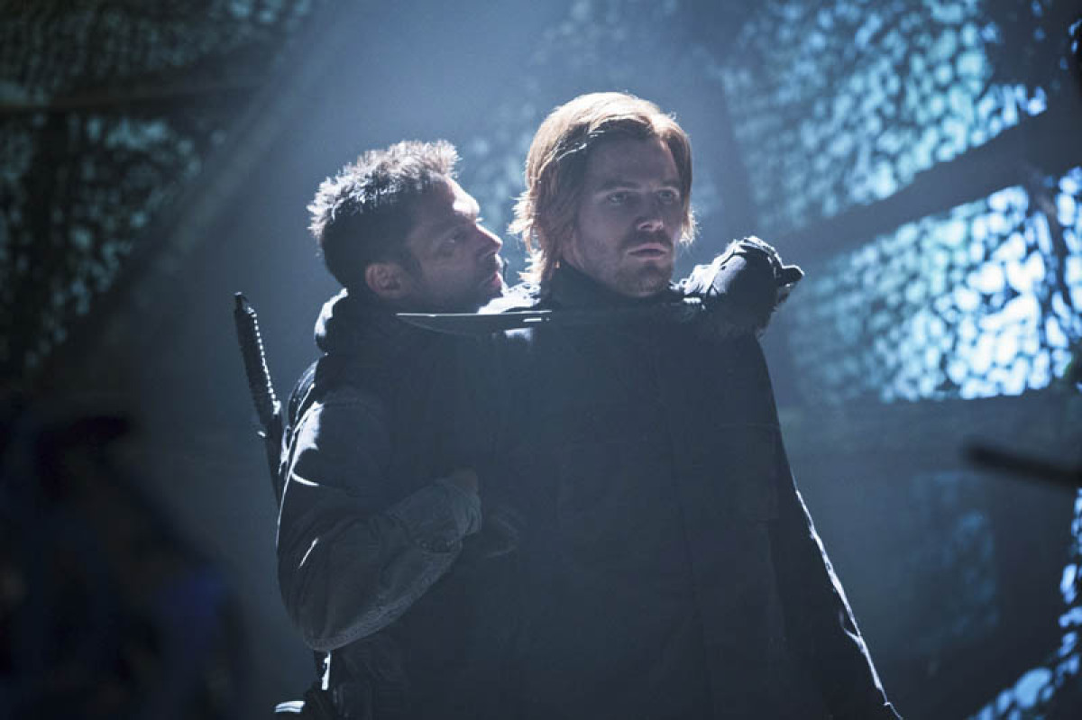 Manu Bennett es Deathstroke en Arrow y Crixus en Spartacus  War of Dammed