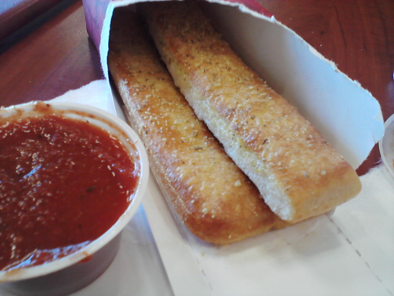 calories in pizza hut breadsticks
