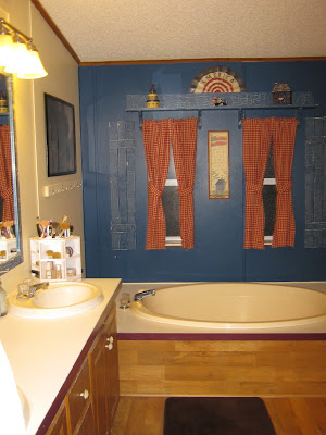 Homespun bathroom curtains www.sewplus.blogspot.com