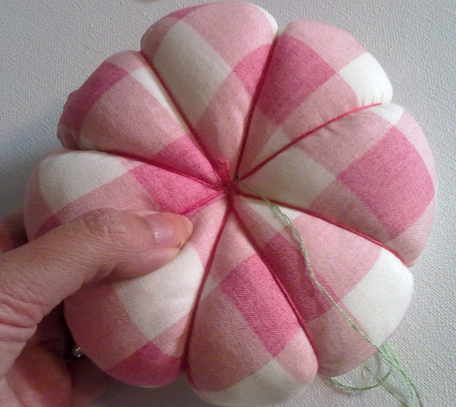 Country Maison- Pin Cushion Tutorial