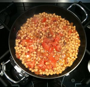 Chickpeas with Fresh Tomatoes