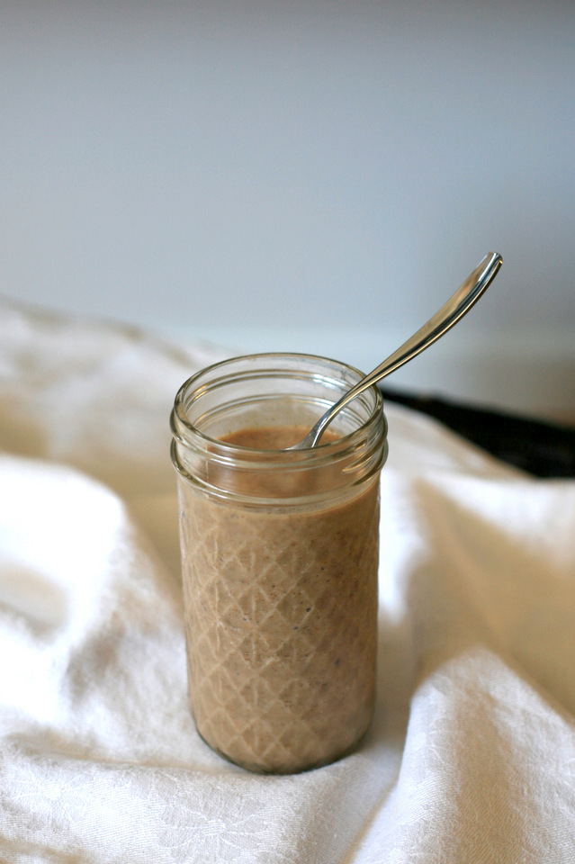 Delicious, whole ingredient chocolate chia seed smoothie recipe