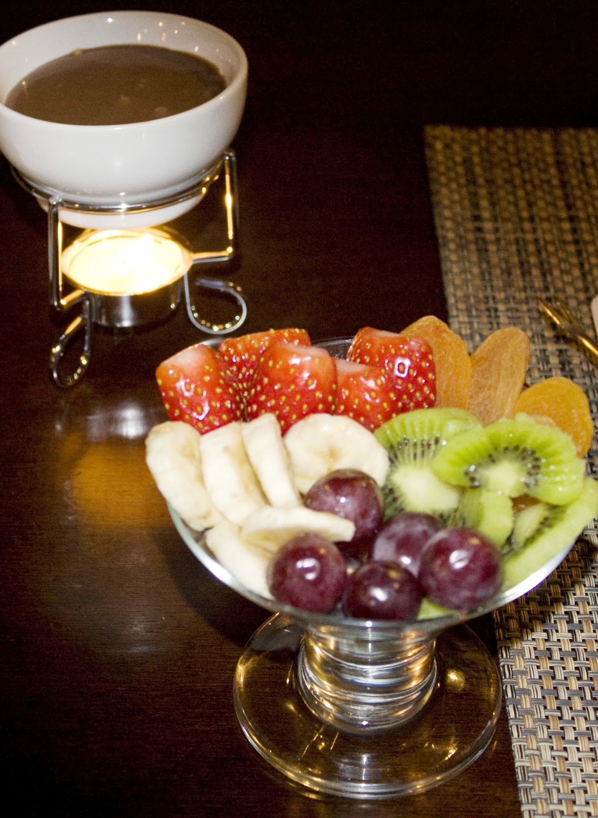 Gourmet Brasilia Fondue de chocolate com frutas da estação