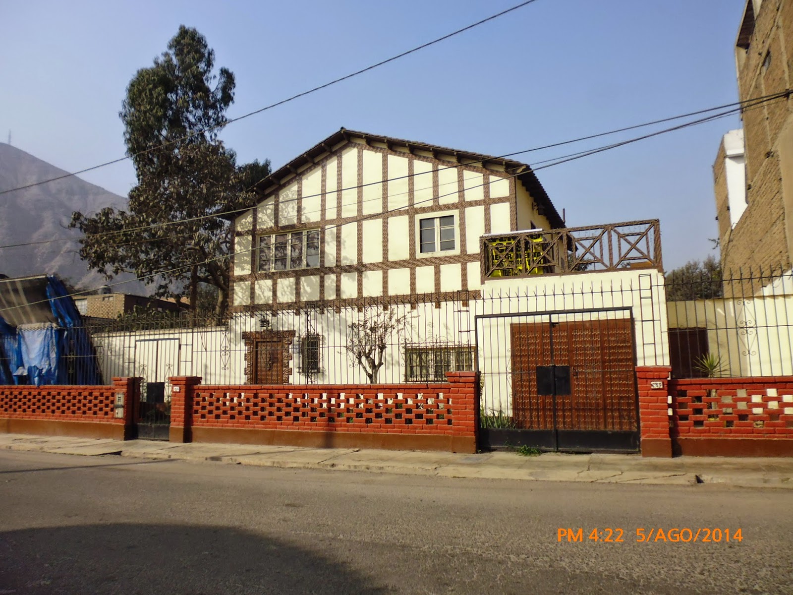 LUGARES TURÍSTICOS EN LIMA, PERÚ PARQUE CENTRAL DE CHACLACAYO