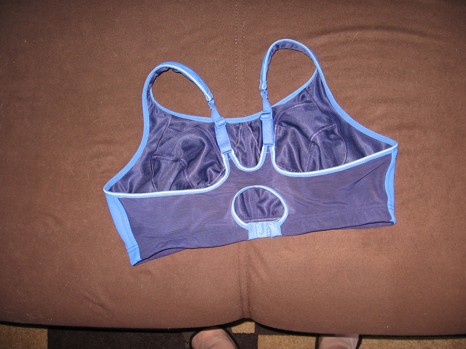 Männerbusensupport Wenn Männer BH tragen / Support for men boobs men wear bra Shock